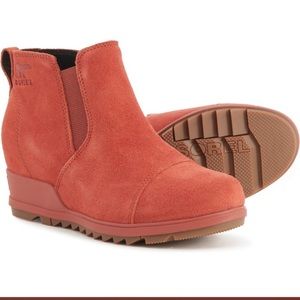 Sorel Evie pull on suede bootie